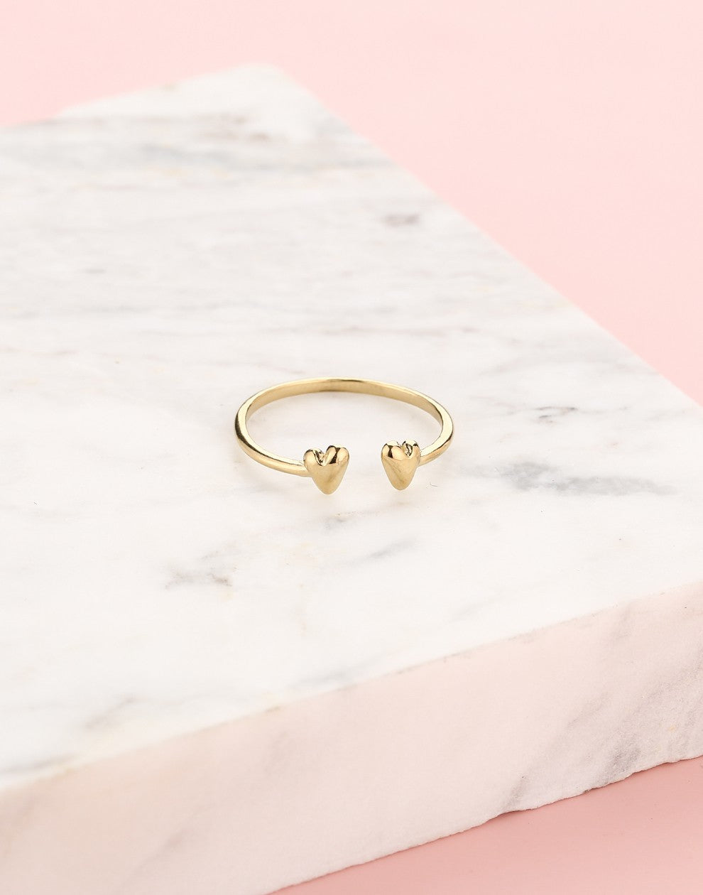 Ring speelse hartjes goudkleurig
