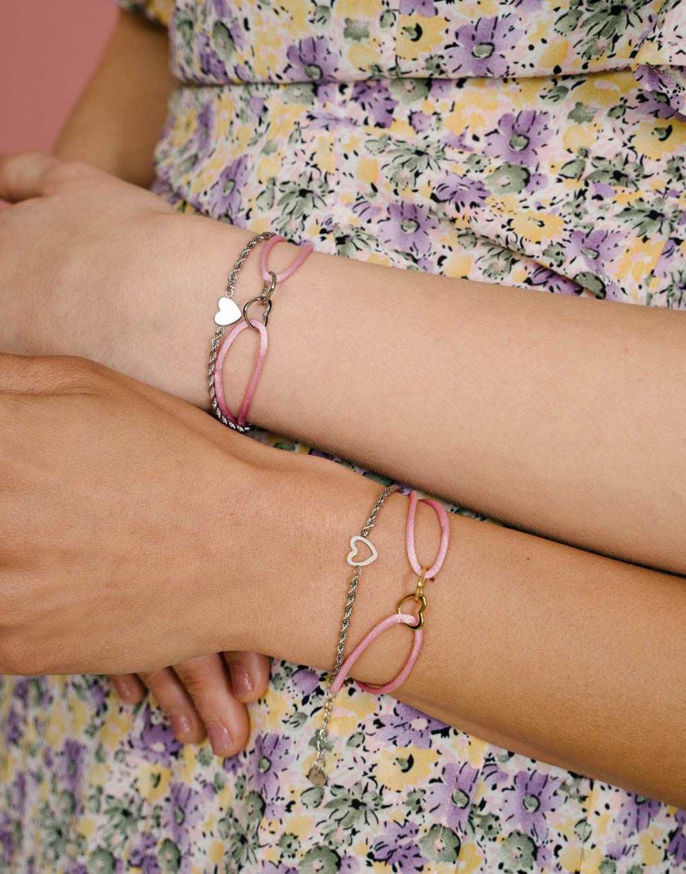 Armbanden set hartjes zilverkleurig
