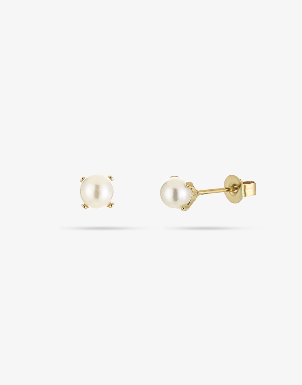 Gold-colored pearl stud
