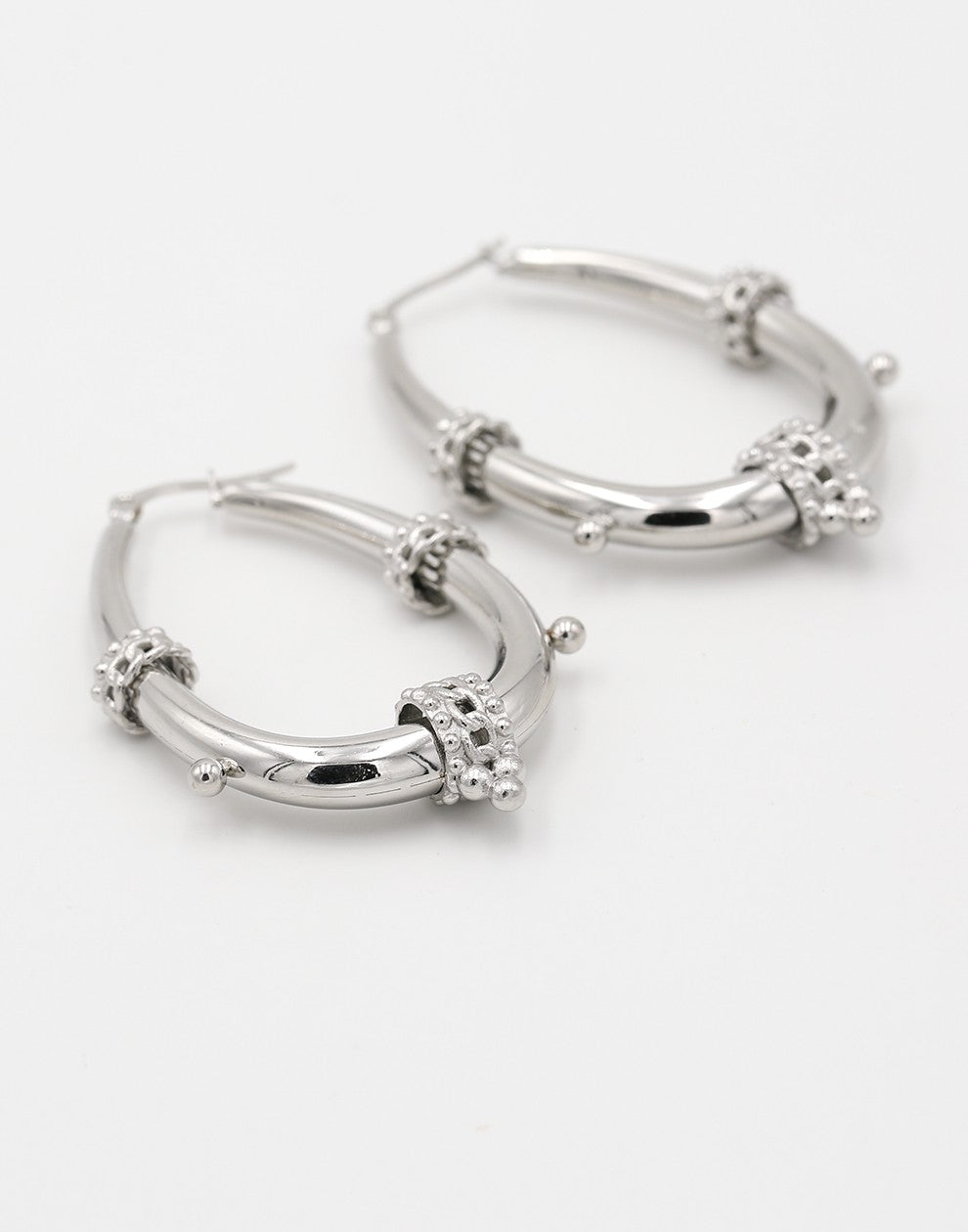 tribal chain hoop zilverkleurig