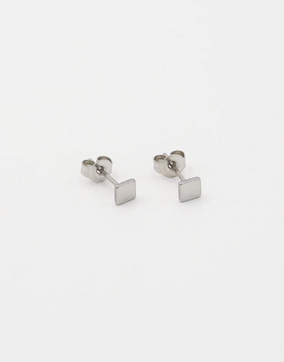 studs plat vierkantje zilverkleurig