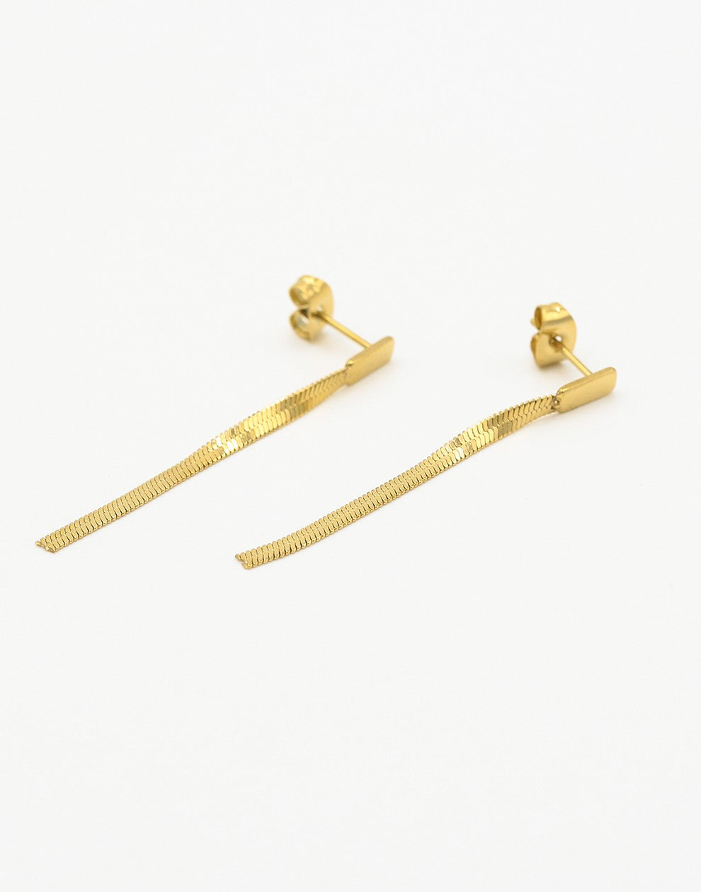 Oorsteker snake chain goudkleurig