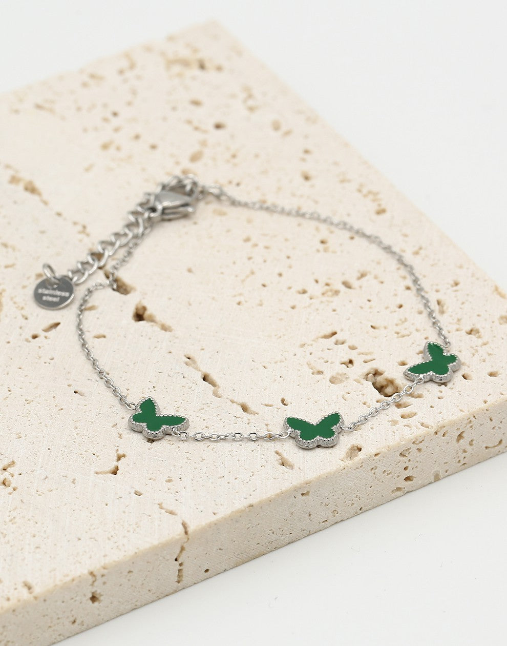 Armband vlinders groen zilverkleurig