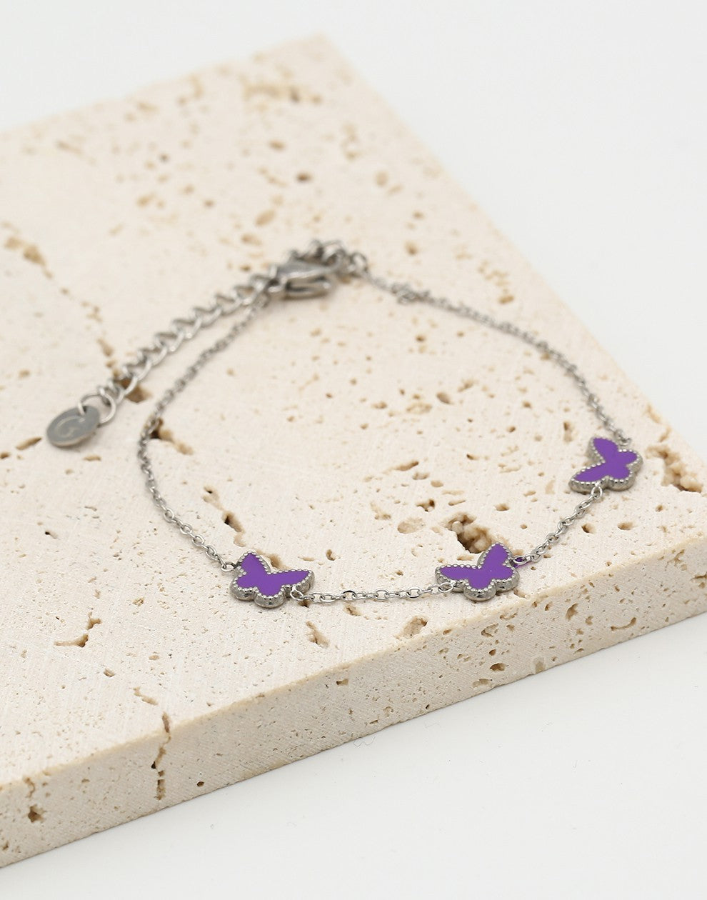 Armband vlinders paars zilverkleurig