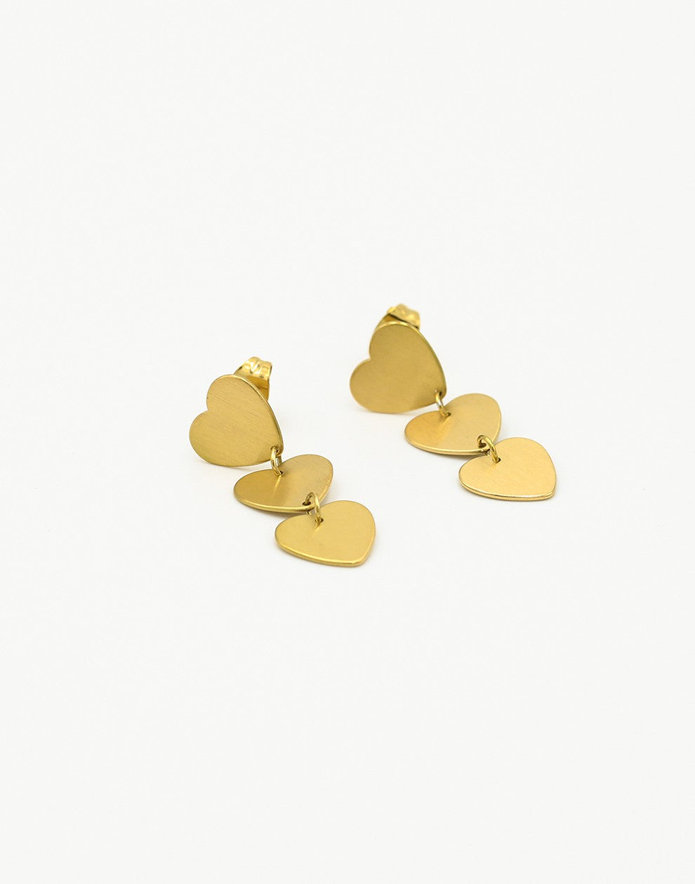 Oorhangers drie hartjes goudkleurig