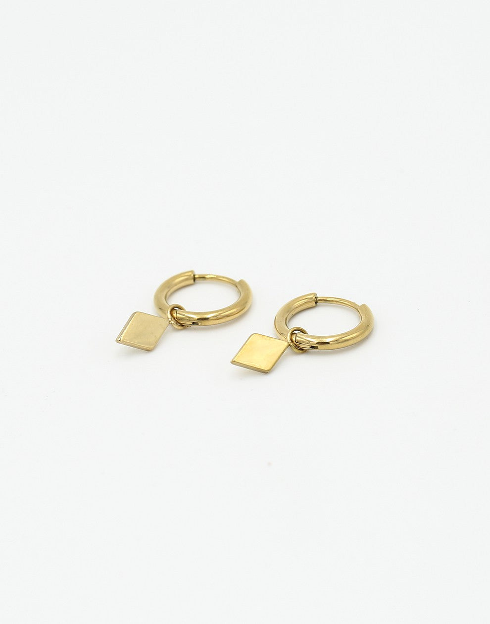 Oorring met ruit hanger goudkleurig