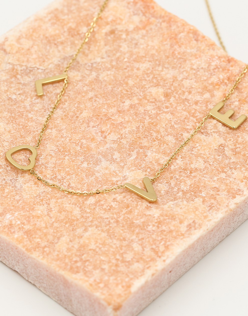 Fijne ketting love goudkleurig