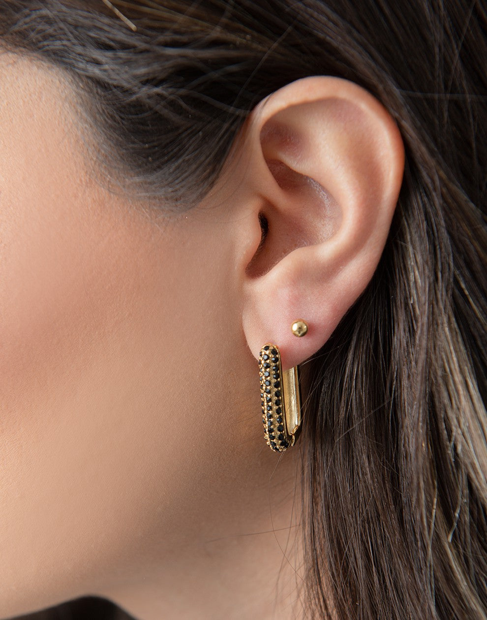 Hoops oval stones black