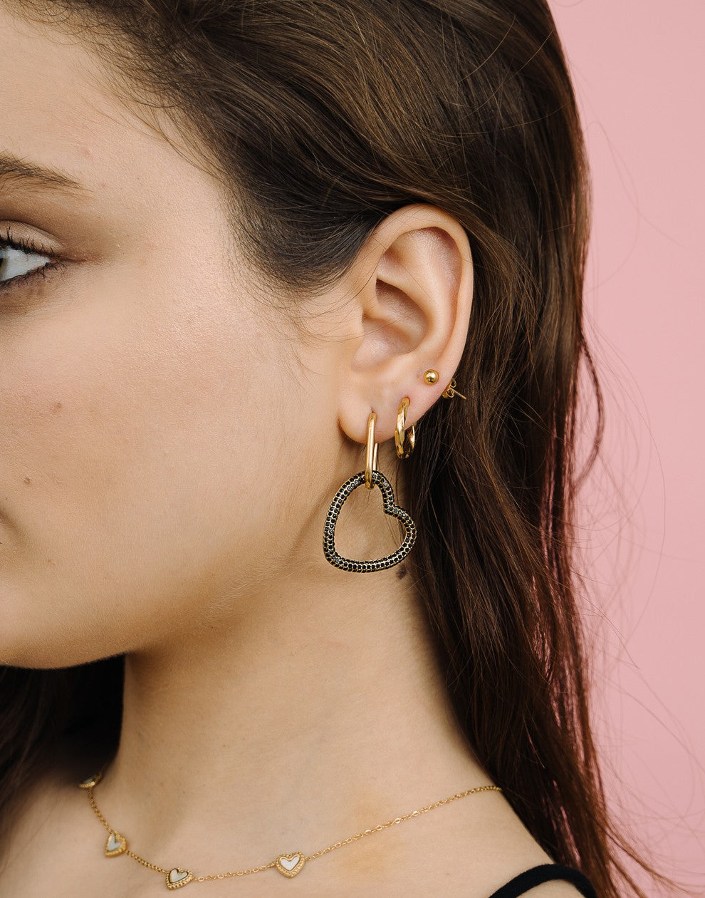 Black zirconia heart earrings