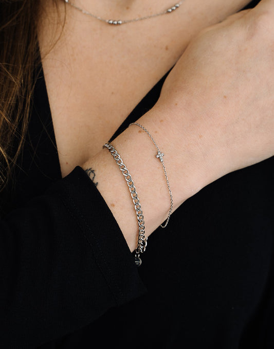 armband kruisje steentjes zilverkleurig
