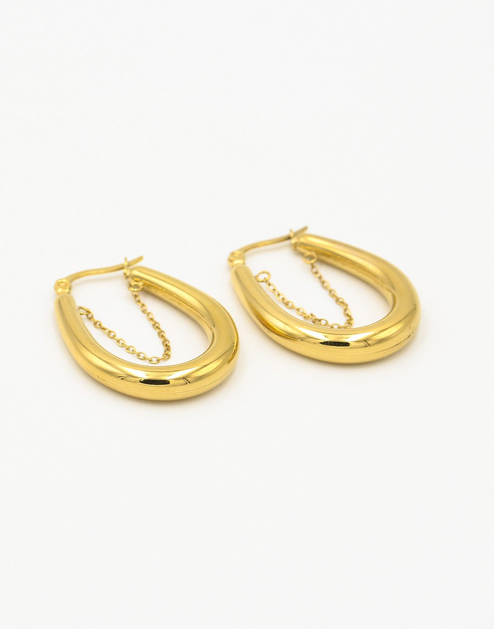 Oval hoops with chain gold-colored