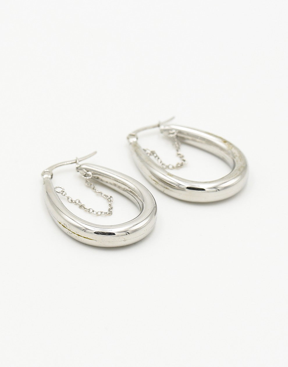 Oval hoops with chain silver-colored