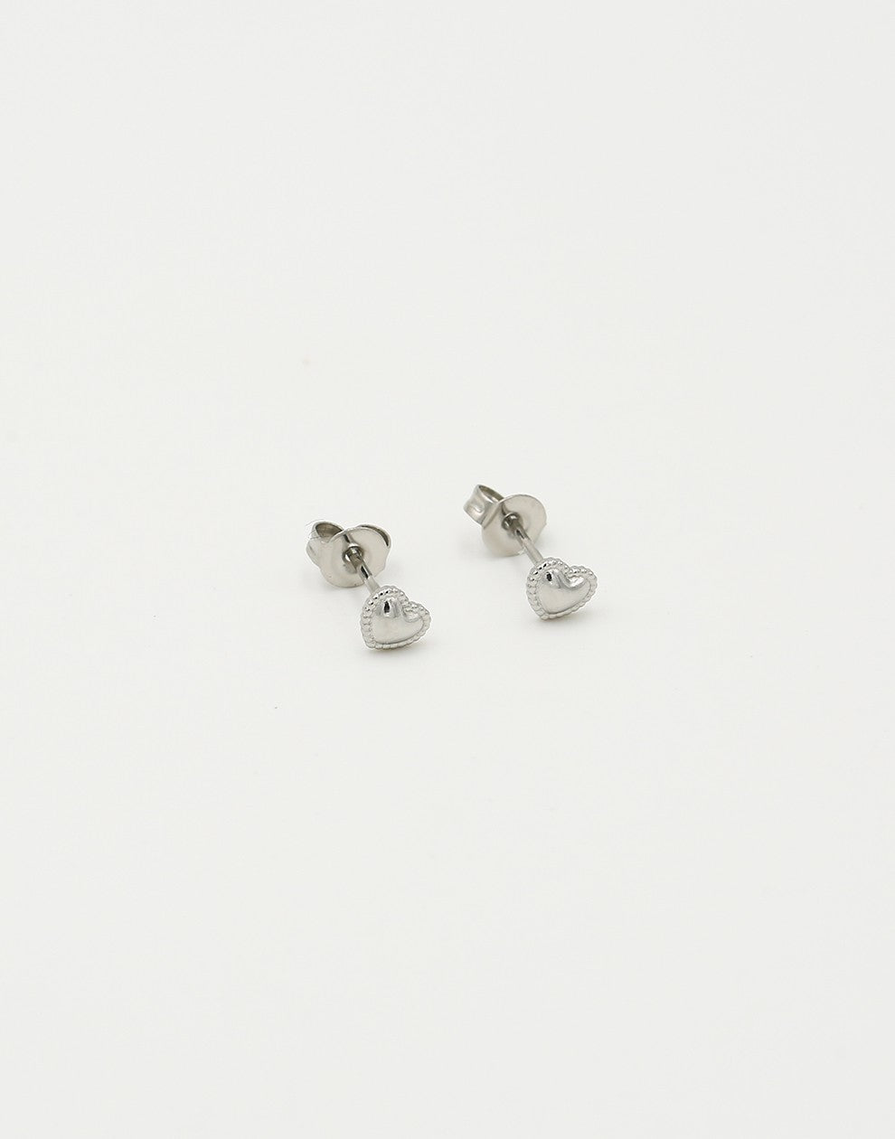 mini heart stud silver-colored