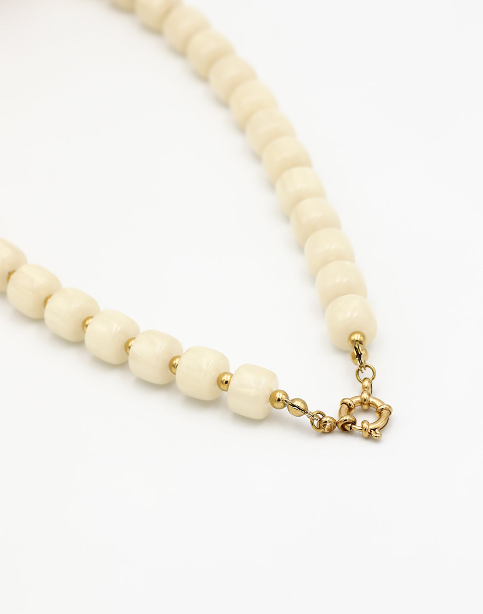 Kralenketting vierkant beige