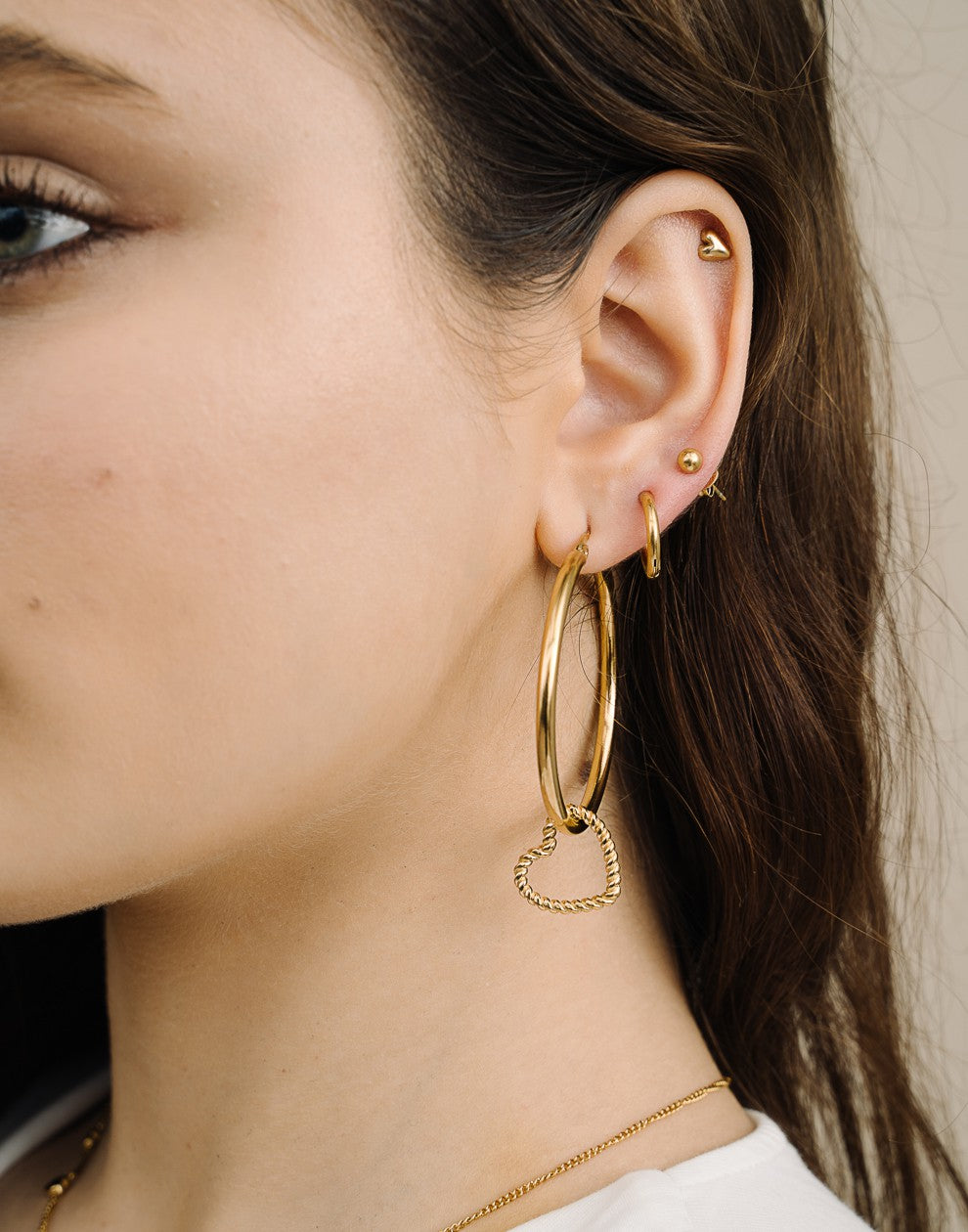 hoops met hartje goudkleurig