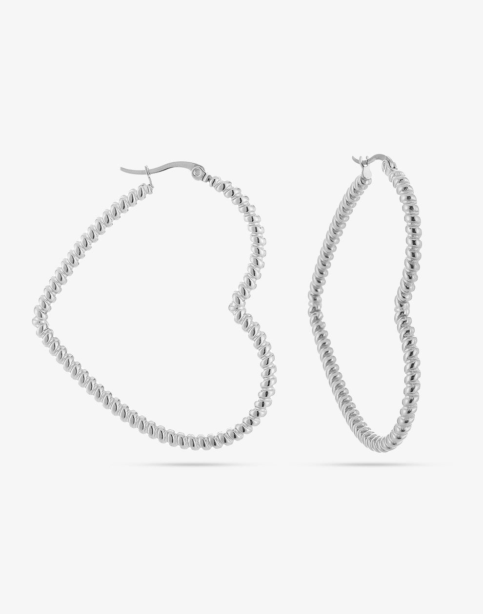 Hoop hart oorbellen bolletjes 50mm zilverkleurig