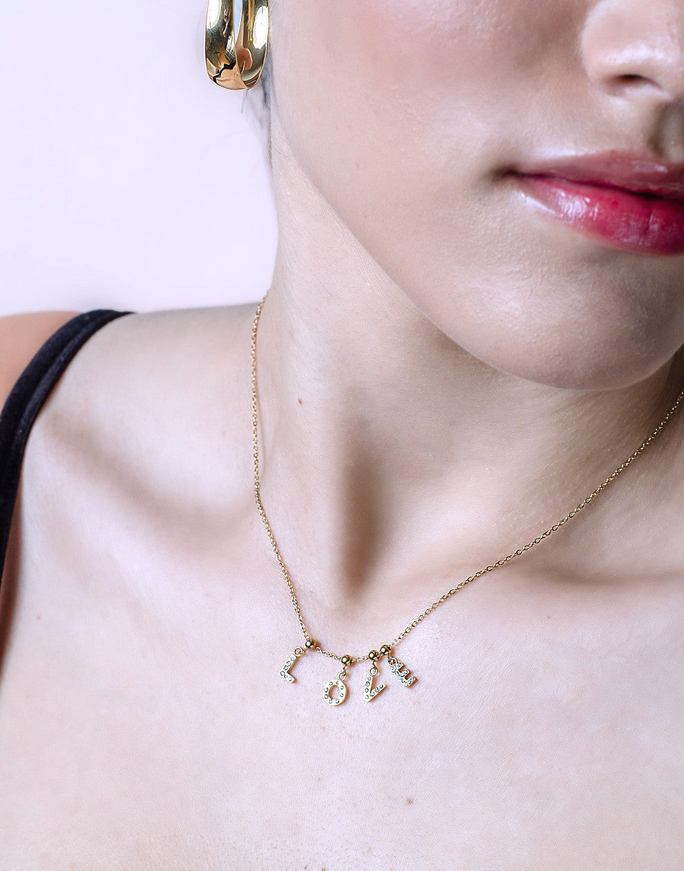 Ketting love steentjes goudkleurig
