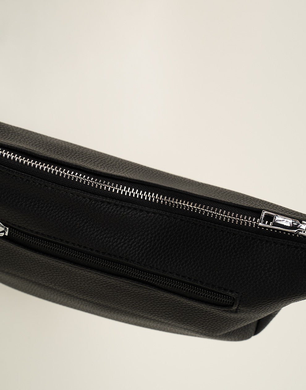 Must-have crossbody bag black