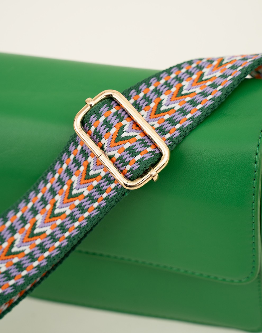 schoudertasje met luxe schouderband groen