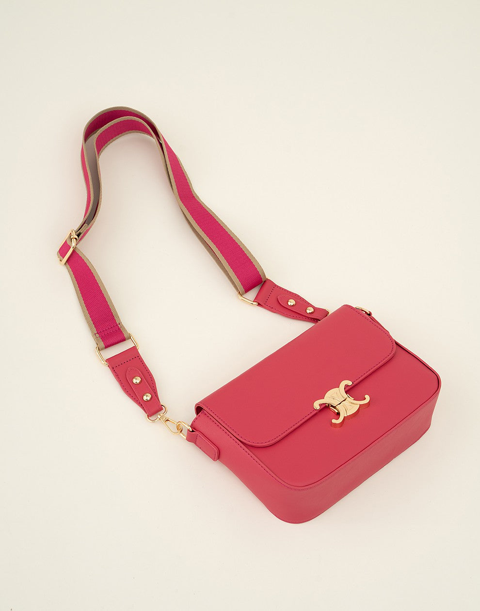 crossbody tas met gesp fuchsia