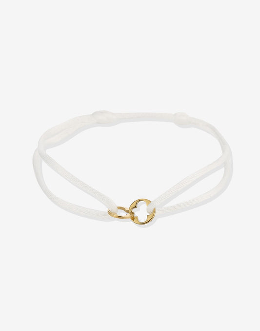 Satijnen armbandje klavers wit