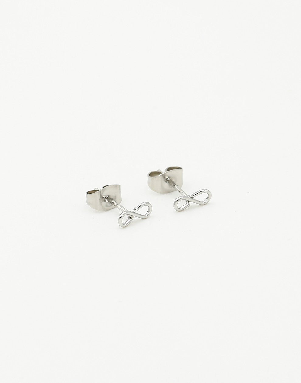 Studs infinity zilverkleurig