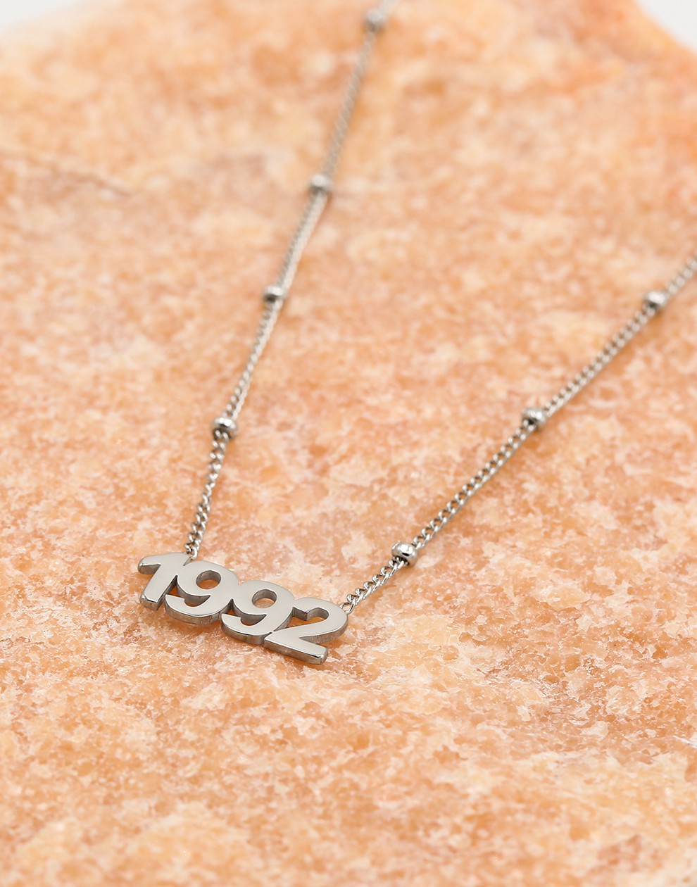 Ketting jaartal 1992 zilverkleurig