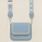 Trendy lichte jeans tas met bewerkte strap