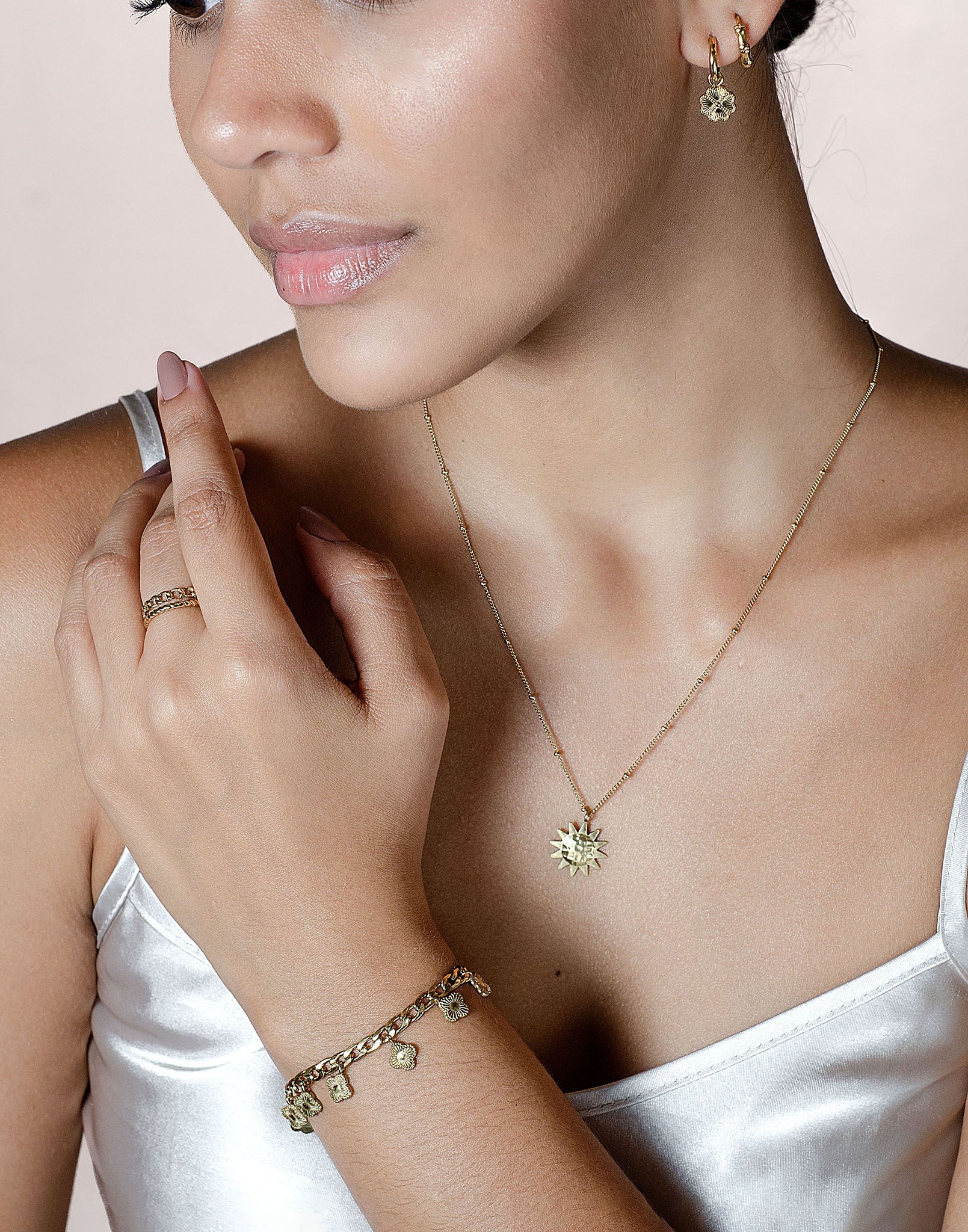 ketting zon goudkleurig