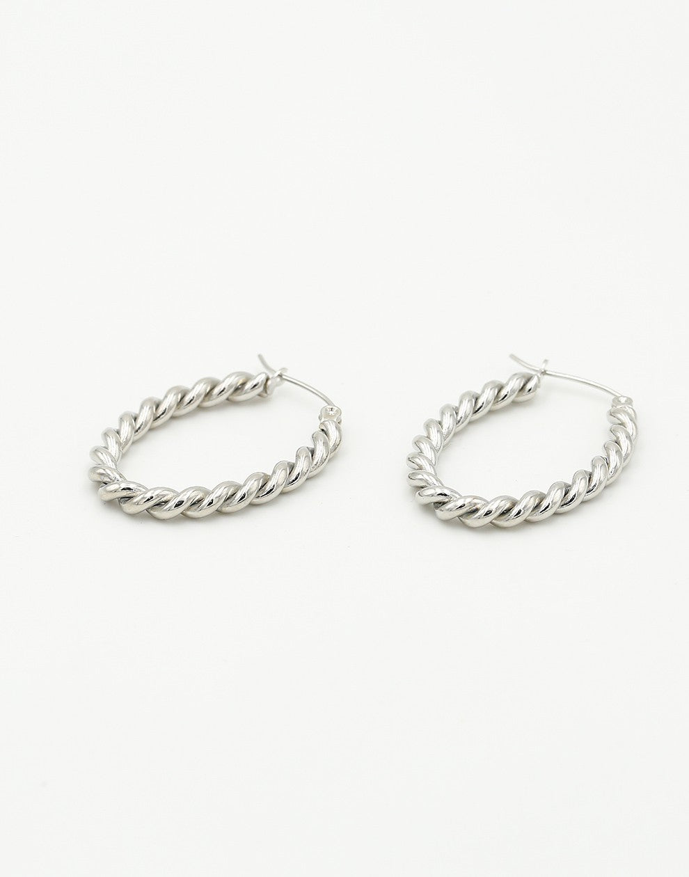 twisted hoops zilverkleurig