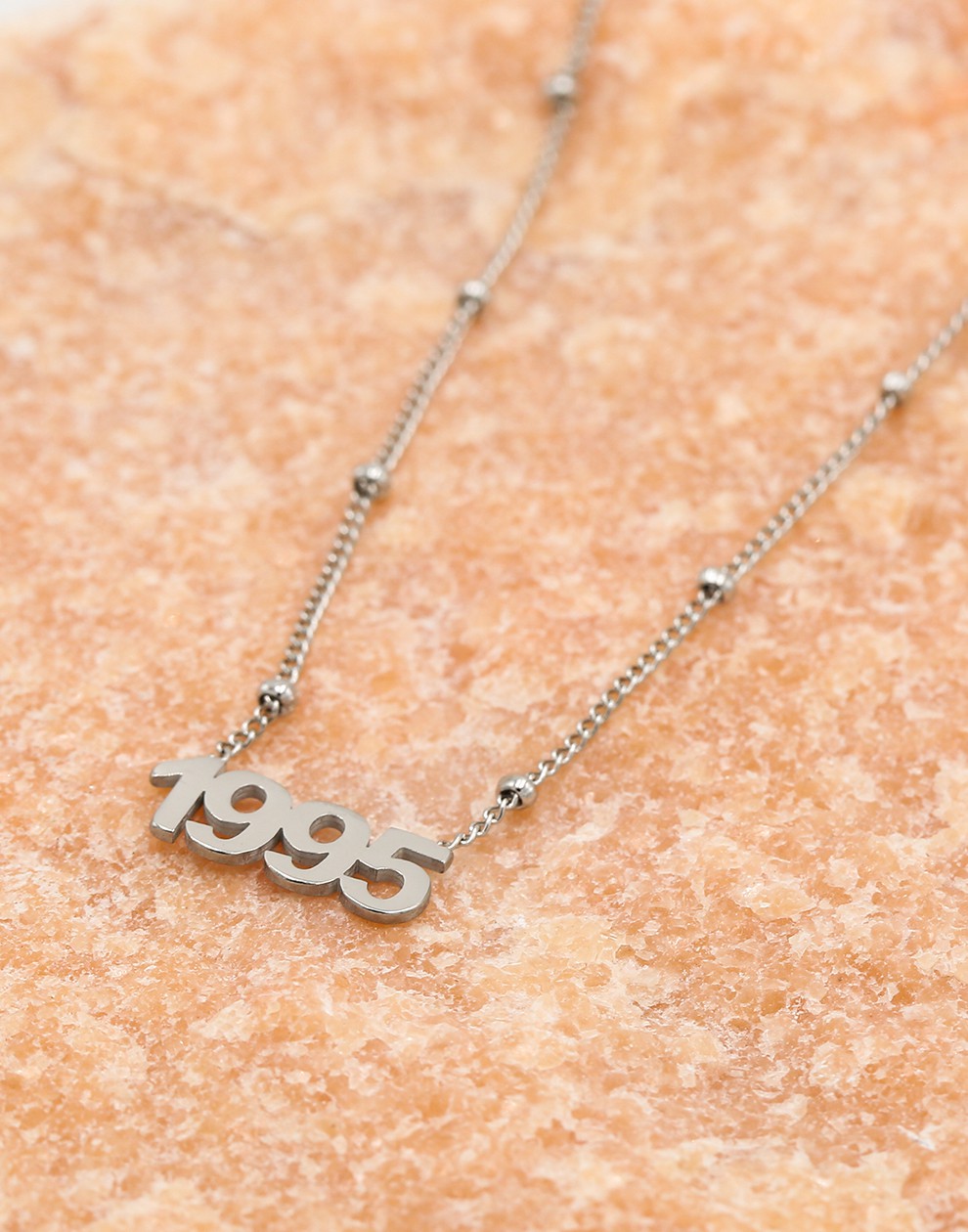 Ketting jaartal 1995 zilverkleurig