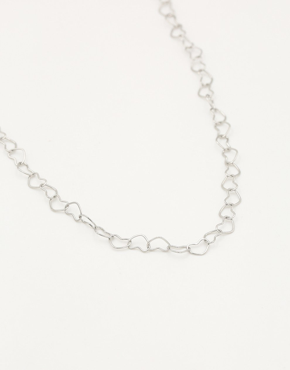 minimalistische hartjes ketting zilverkleurig