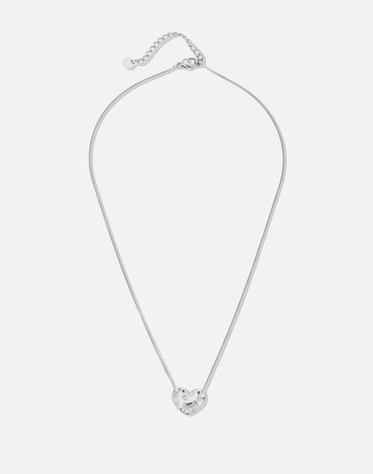 fijne ketting geslagen hartje zilverkleurig