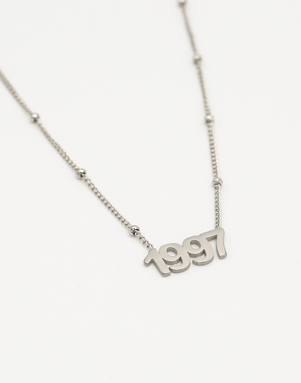 Ketting jaartal 1997 zilverkleurig