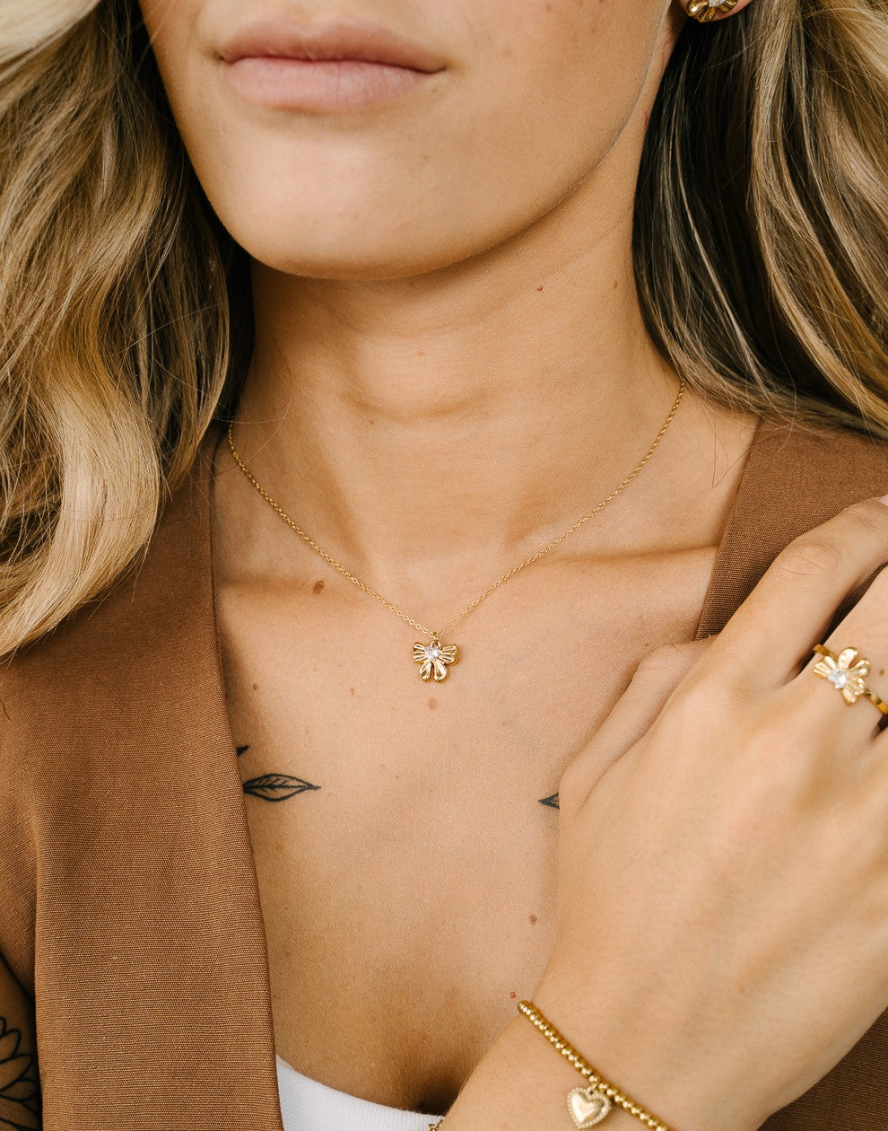 ketting strikje met steen