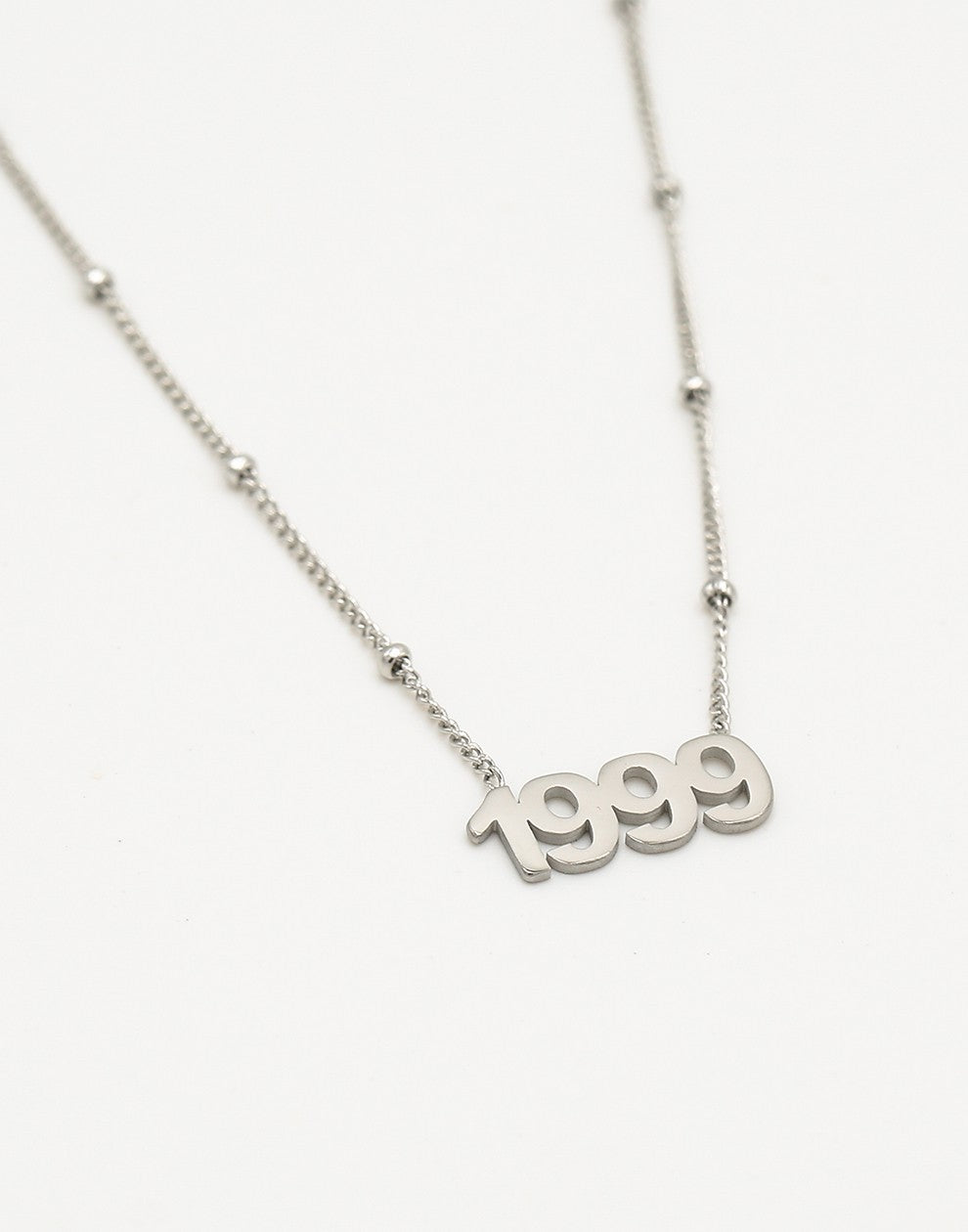 Ketting jaartal 1999 zilverkleurig