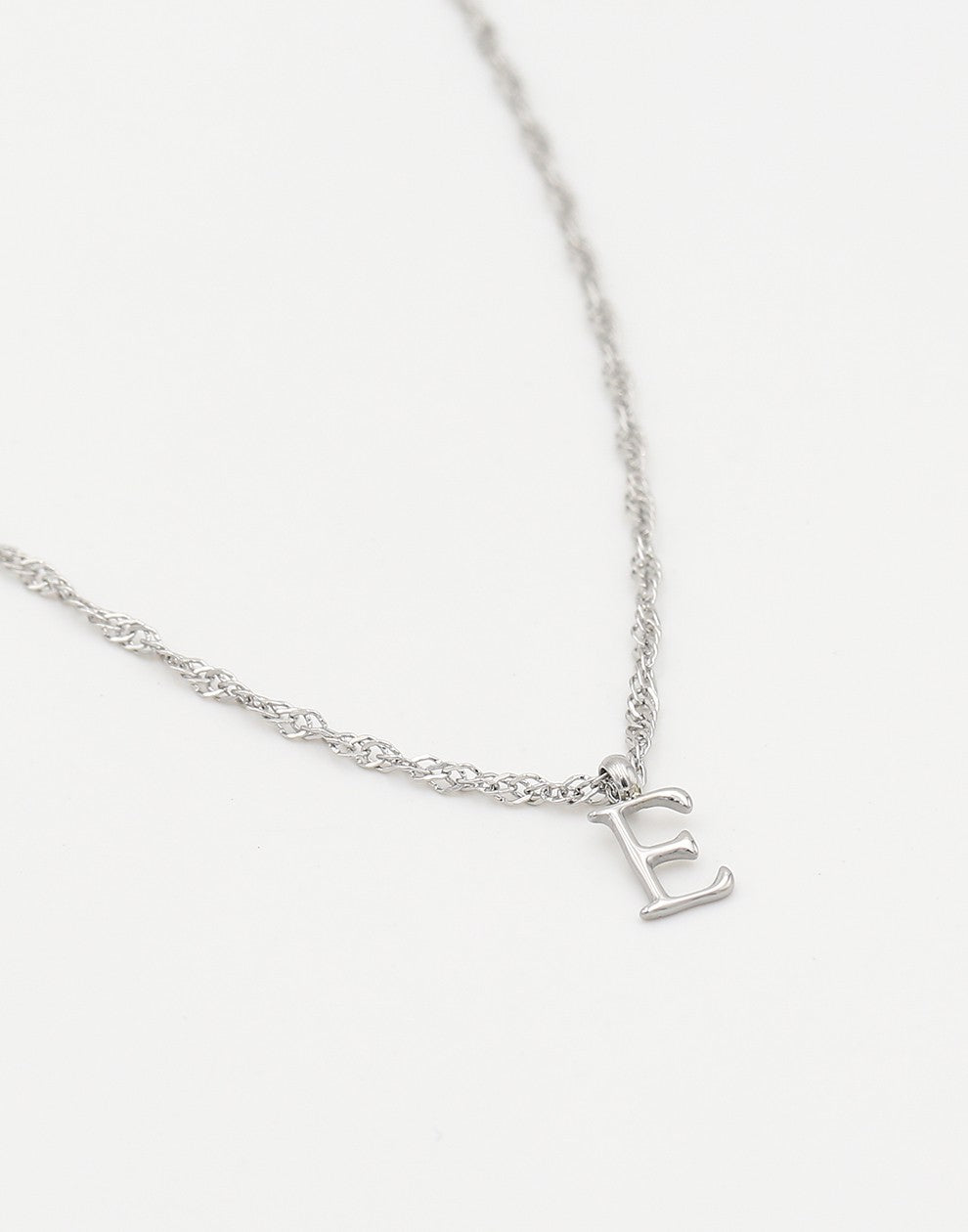 Initial ketting vintage E zilverkleurig