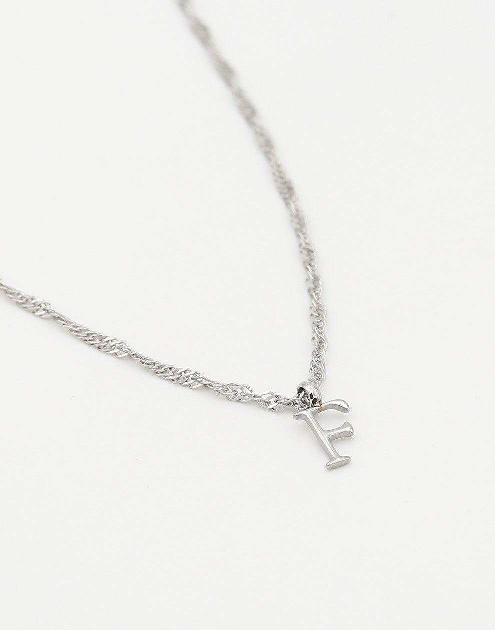Initial ketting vintage F zilverkleurig