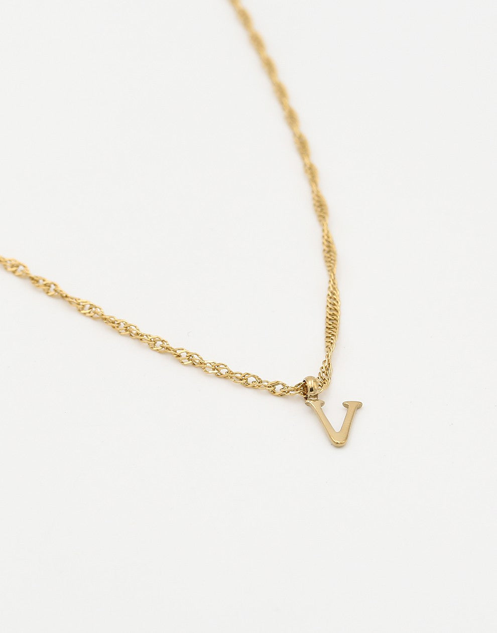 Initial ketting vintage V goudkleurig