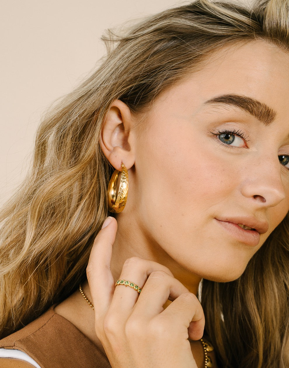 Thick hoop leo print goudkleurig
