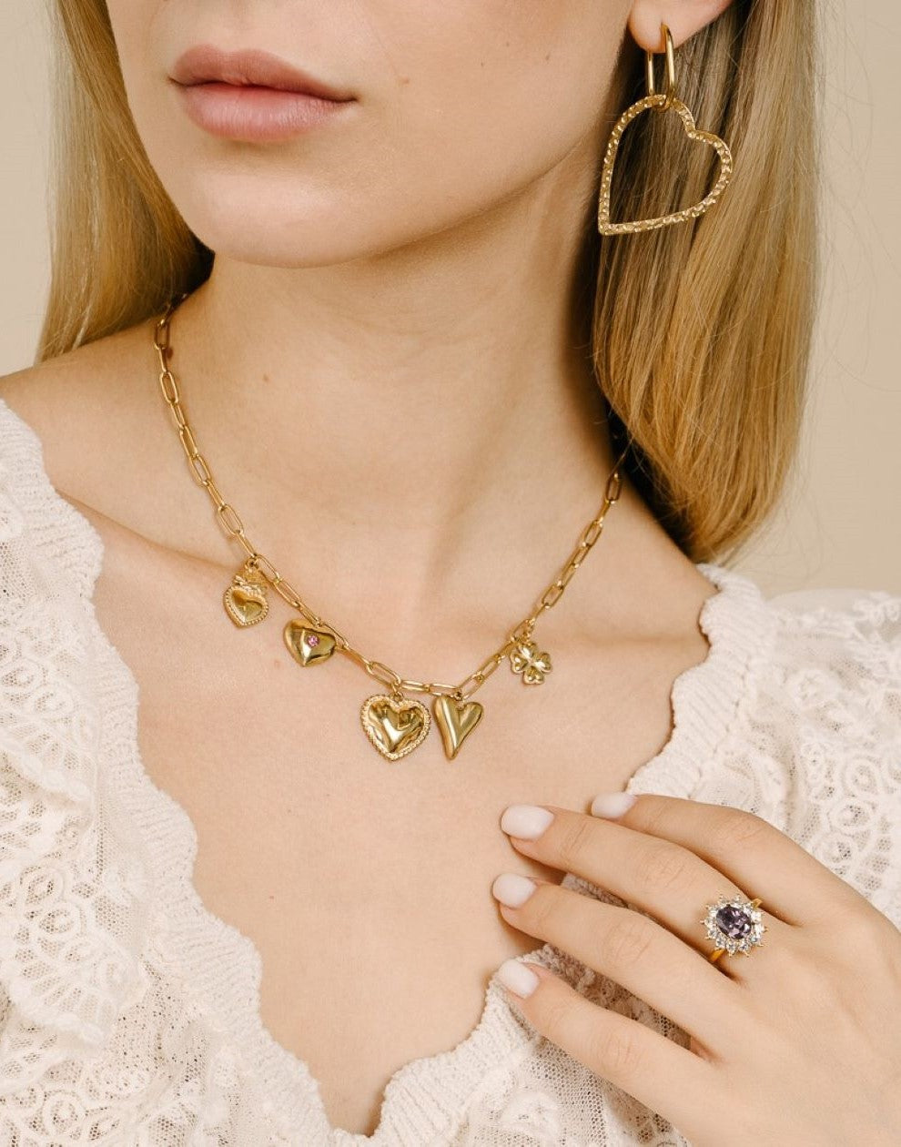 bedel ketting hartjes love goudkleurig