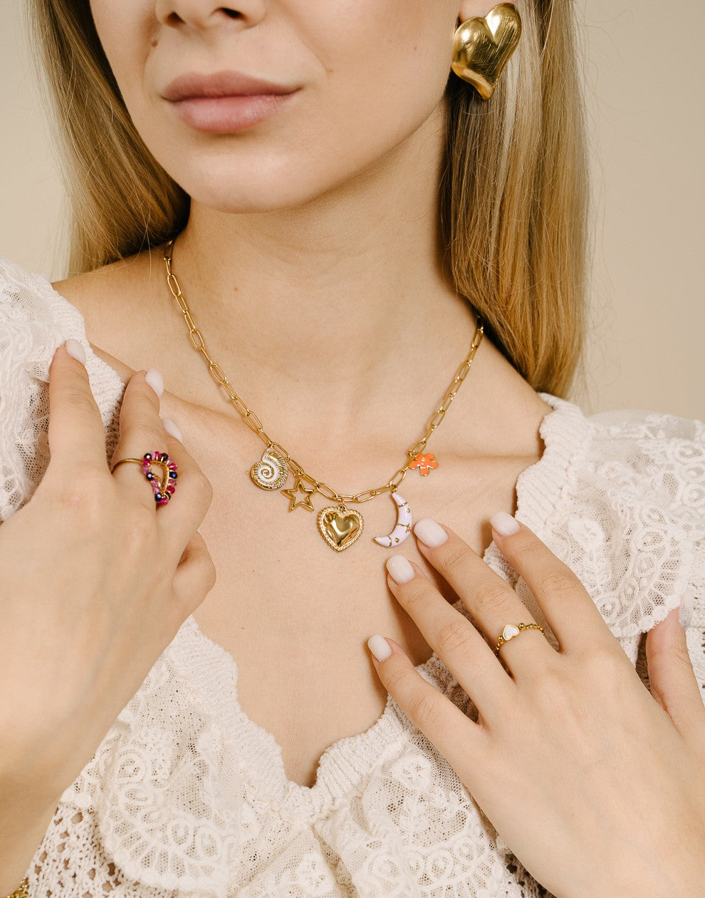 Bedel ketting maan love goudkleurig
