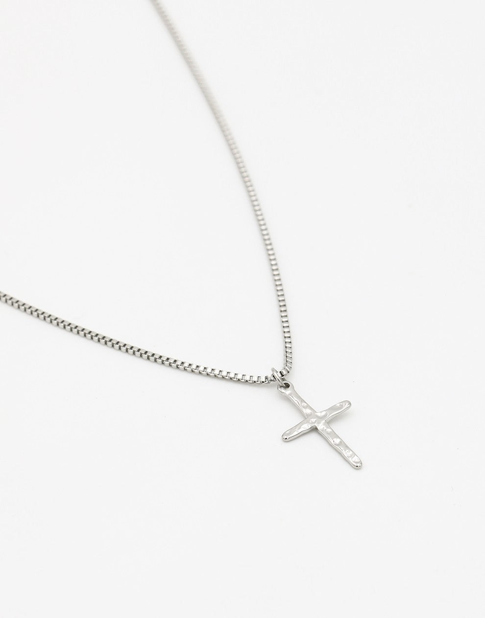 Ketting vintage kruisje zilverkleurig