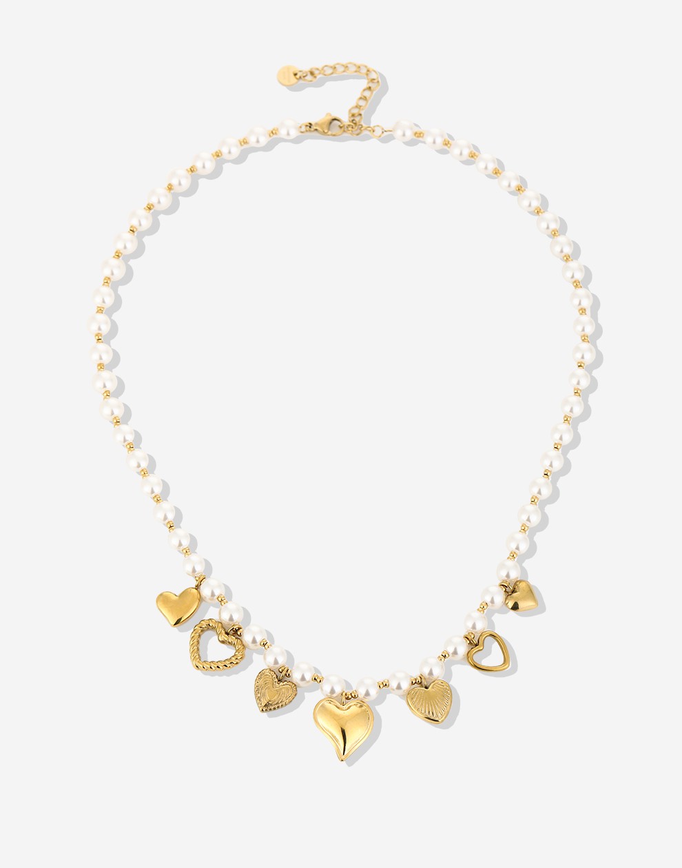 parelketting met vintage hartjes bedels