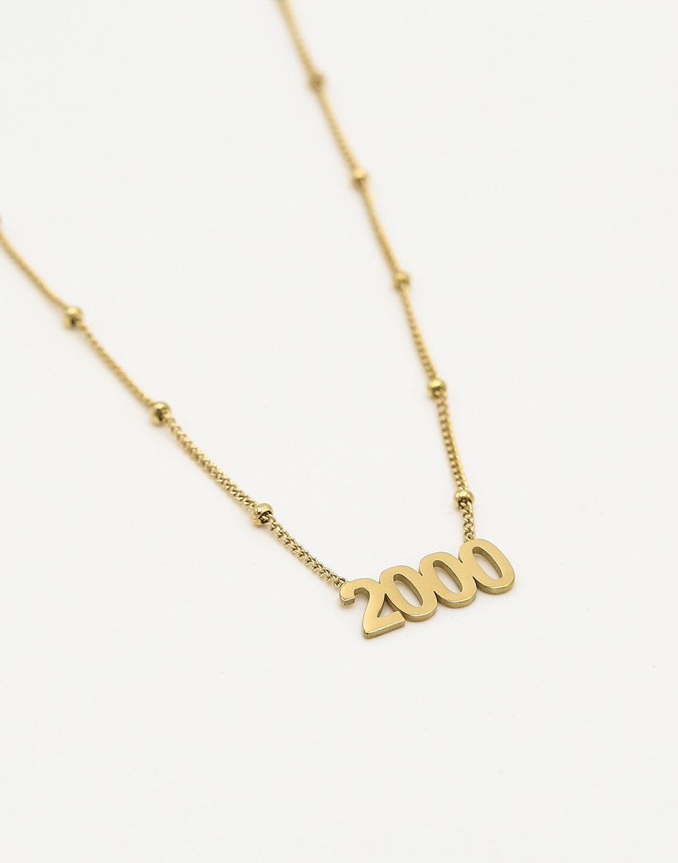 Ketting jaartal 2000 goudkleurig