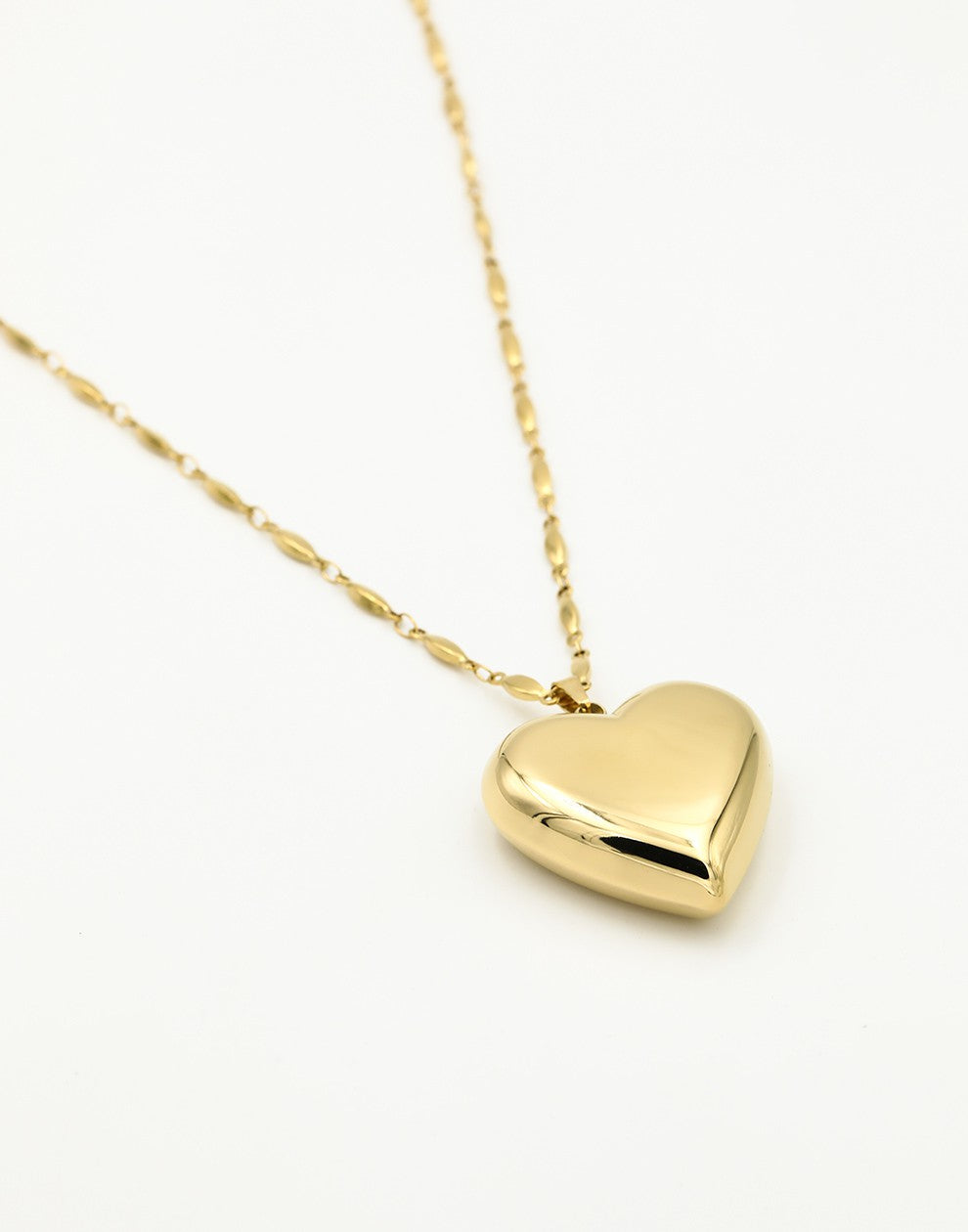 lange ketting met groot hart goudkleurig