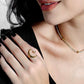 ring maan met steentje goudkleurig