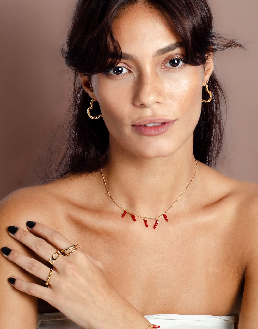 fijne ketting rode pepers goudkleurig