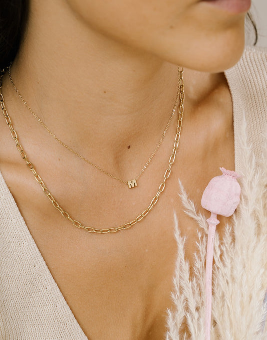 Initialen ketting letter M goudkleurig