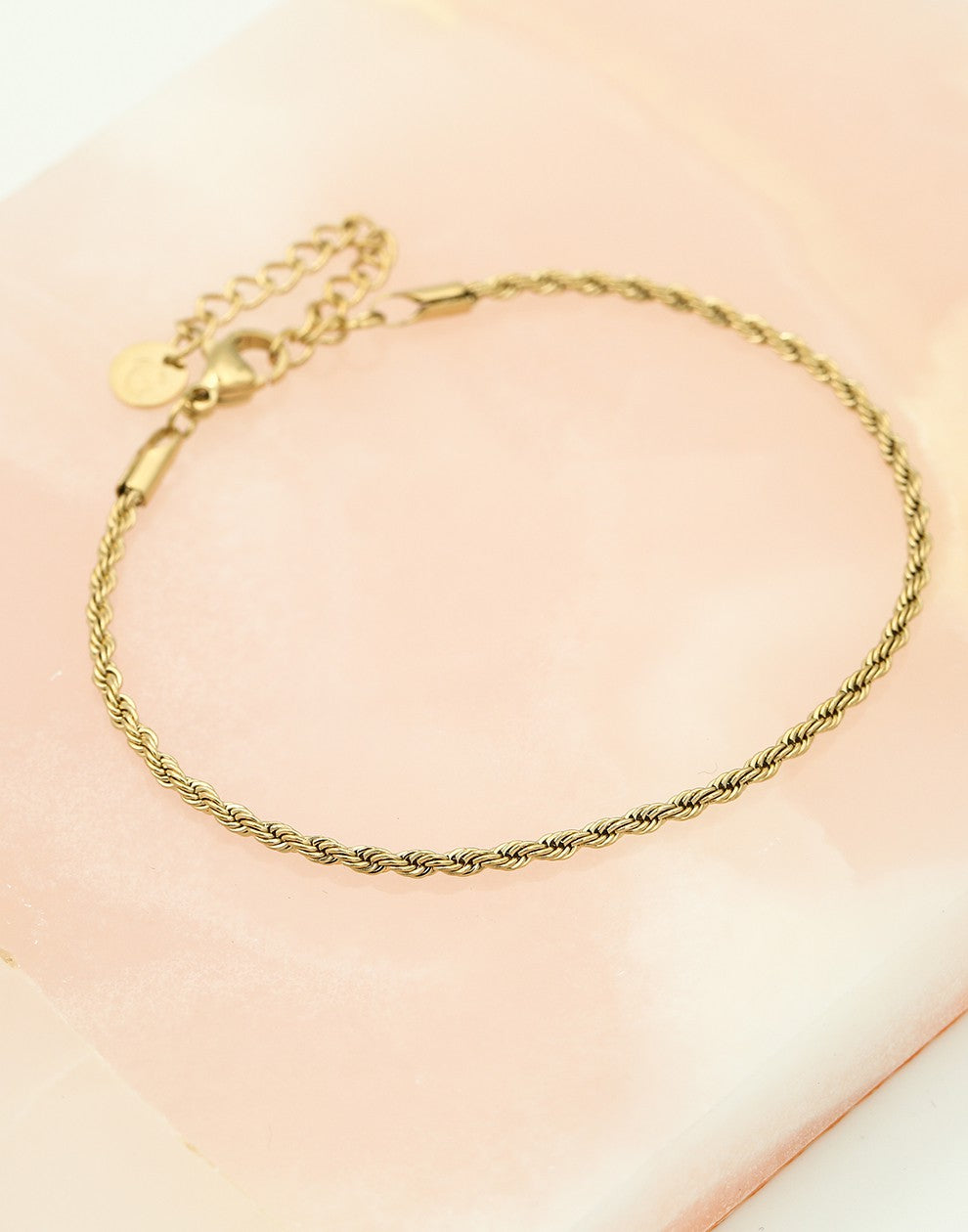 Gedraaide armband goudkleurig